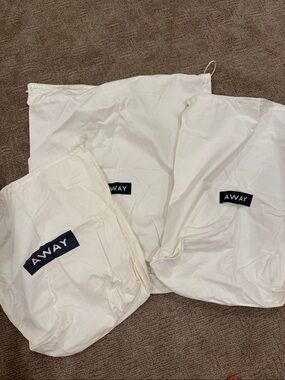 Away White Drawstring dust Bag Set with Navy Logo